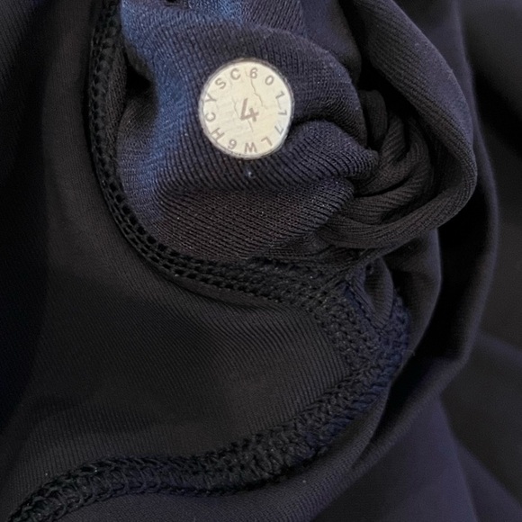 Lululemon Wunder Under Crop (High-Rise) *Full-On Luxtreme 21" Midnight Navy | 4 - Picture 10 of 10